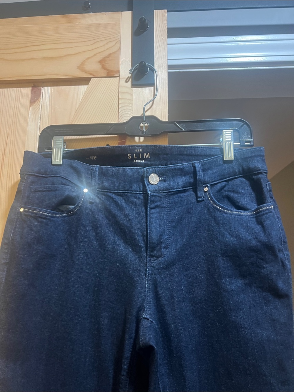White House /black market ladies ankle jeans size 6 p
